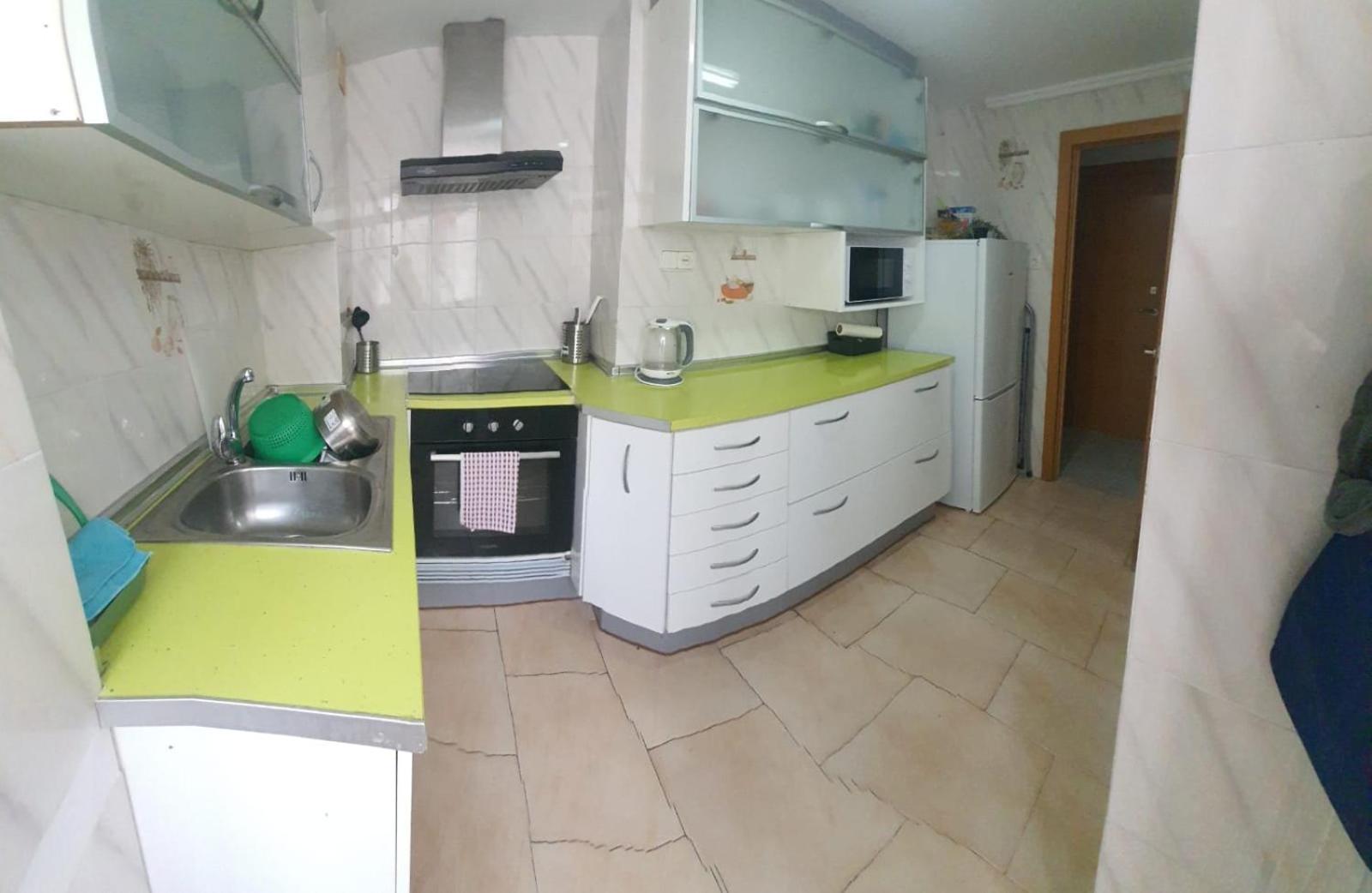 Homestay Matrimonio Tranquila En Vivienda Compartida *